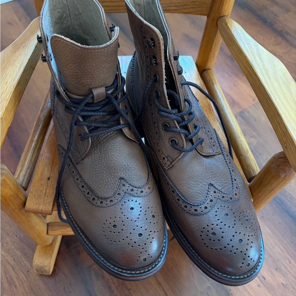Banana Republic Tan Leather Brogue Boots